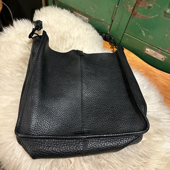 Rebecca Minkoff Unlined Feed Bag Black Leather - Picture 5 of 11